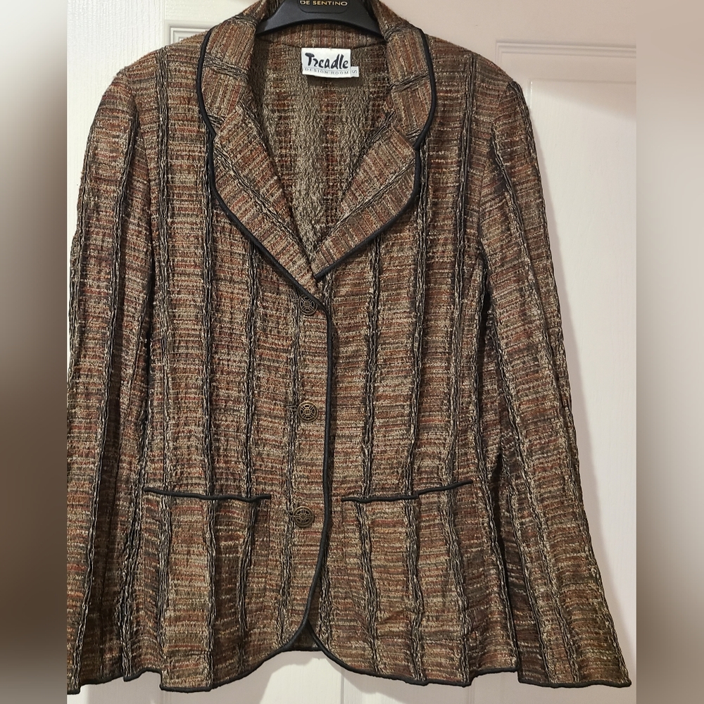 Treadle Studio Rooms Patchwork Ruffle Bradd Botto… - image 2